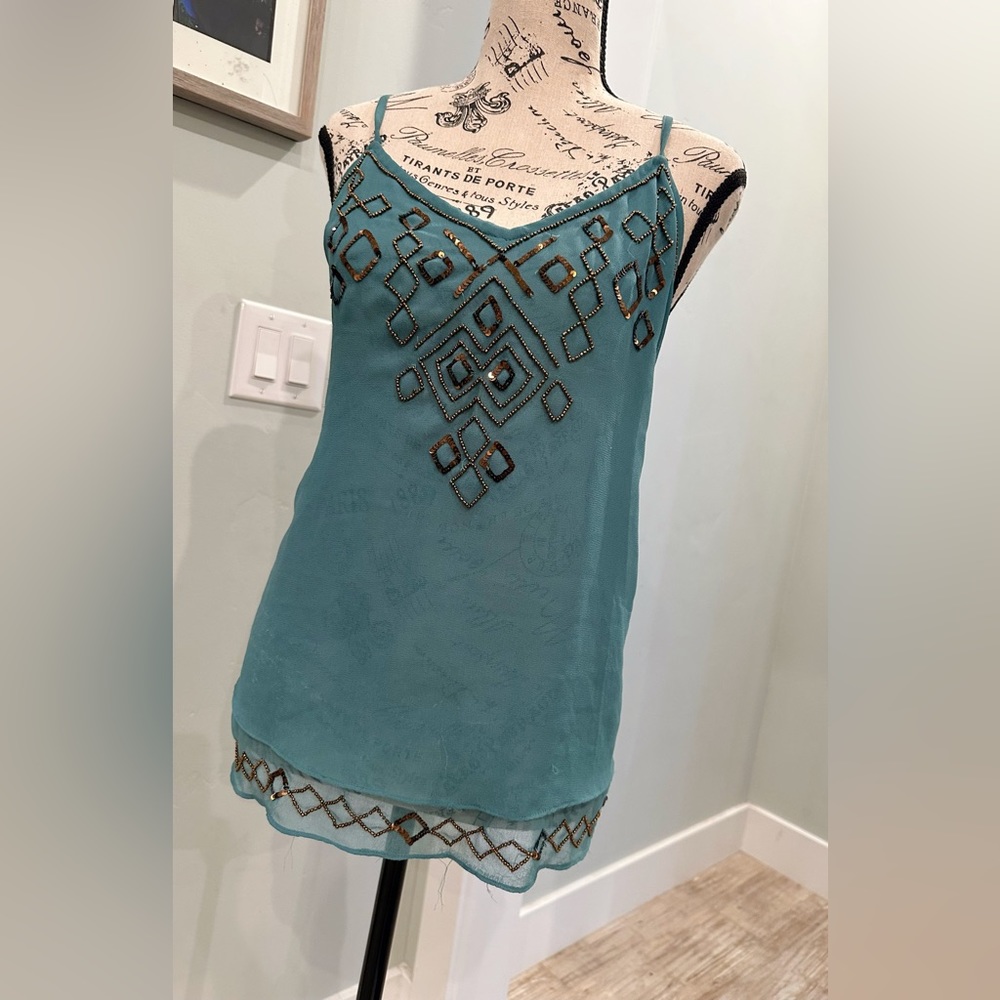 Gimmicks by BKE Double Layer Tank w/ Sequins!! Teal and rose Gold!! Size Large!